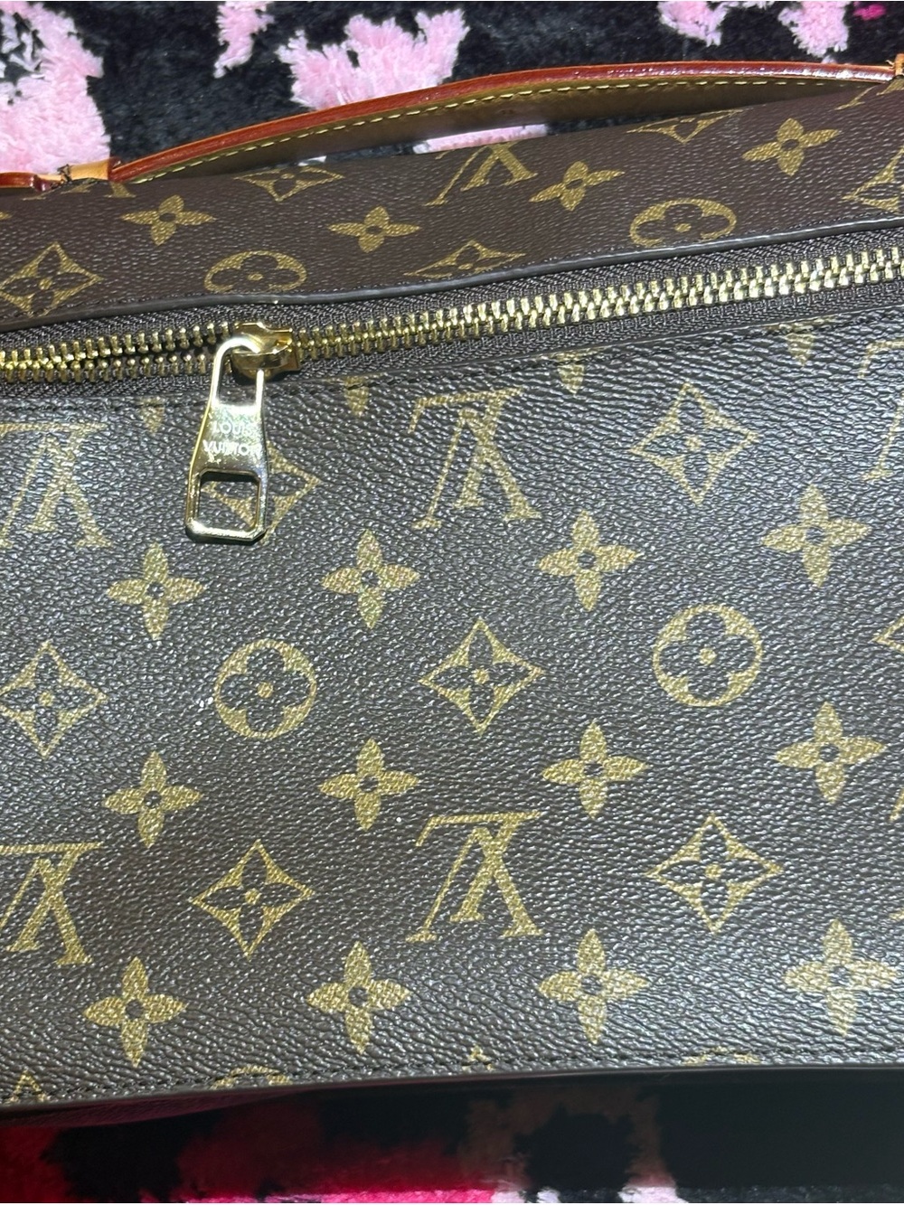 Louis Vuitton Monogram Shoulder Bag - Brown with Gold Hardware - Picture 9 of 11